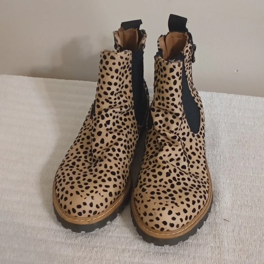 Blowfish Black and White Ankle Heeled Animal Print Boots With Cheetah Print Fall